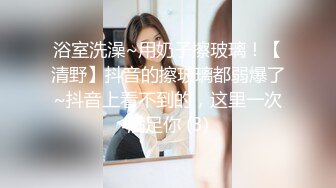 【新片速遞】风情泰国--网吧不打游戏，搞黄色❤️，身边的美女都没发现，露屄玩奶子，女主贱兮兮的笑！[285M/MP4/06:27]