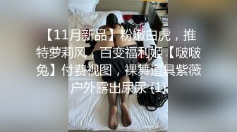 大老黑的精彩4P，不带套就他么干，玩弄两个骚逼少妇，国人小哥指挥，大鸡巴疯狂抽插多体位玩弄