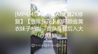 高价约操极品颜值兼职小妞，齐逼小短裤服务周到，镜头前吸吮舔蛋，诱人吊带黑丝，扛起双腿爆插，呻吟娇喘很悦耳