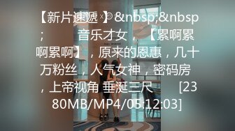 每天睡前第一件事先让女友舔舔鸡巴吃个鸡 第二天再打个晨炮 一天都会精神百倍