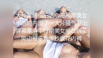 被操的脸蛋都扭曲了还不忘自拍