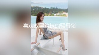 手机拍摄女友洗澡让她转过脸来问她装什么逼