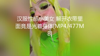 小少妇的3P生活，全程露脸先洗澡后啪啪，舔逼的活交给小弟，轮到草逼了大哥先上，各种体位爆草抽插浪叫不止