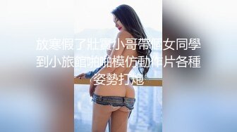 玩赛车的帅直男私下里穿着白内裤在家里发骚打飞机