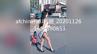 兩個風騷蘿莉姐妹花與老鐵居家現場直播雙飛啪啪大秀 穿著情趣制服裝跪舔口交大雞巴輪流上位玩弄 場面淫蕩刺激